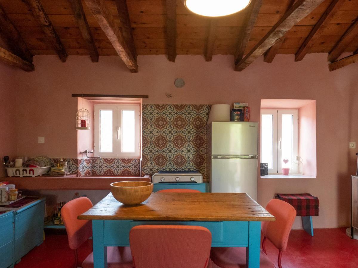 Vintage Stone-Built Country Cottage In Richea Kouloureika エクステリア 写真