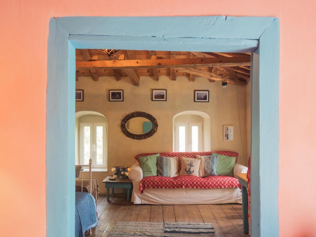 Vintage Stone-Built Country Cottage In Richea Kouloureika エクステリア 写真