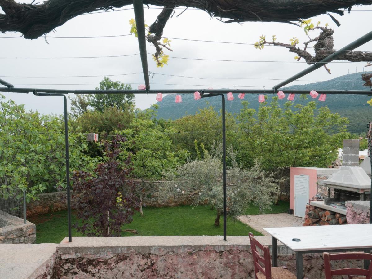 Vintage Stone-Built Country Cottage In Richea Kouloureika エクステリア 写真